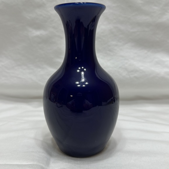 Vase - Picture 2 of 3